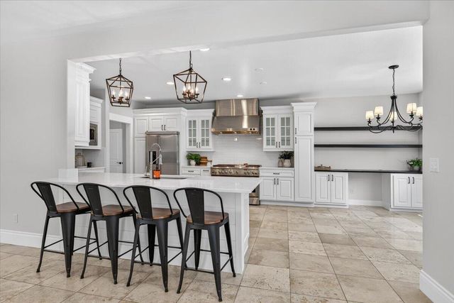 4573 Wolf Run Drive, Medford, OR 97504