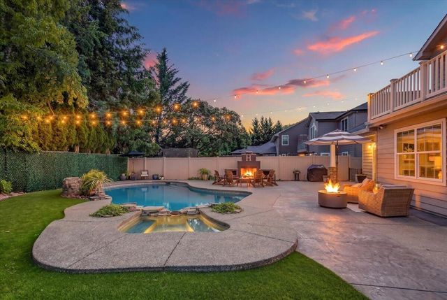4573 Wolf Run Drive, Medford, OR 97504