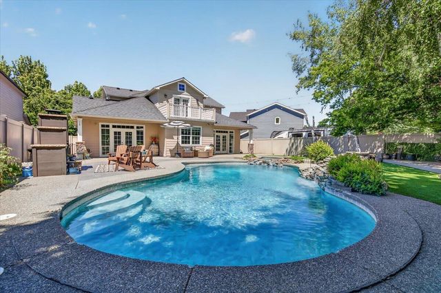 4573 Wolf Run Drive, Medford, OR 97504