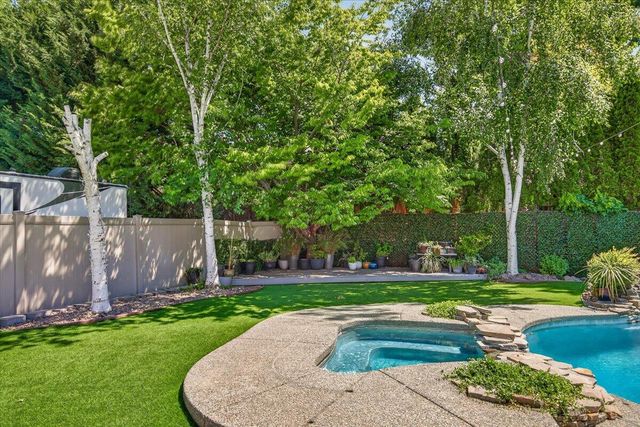 4573 Wolf Run Drive, Medford, OR 97504