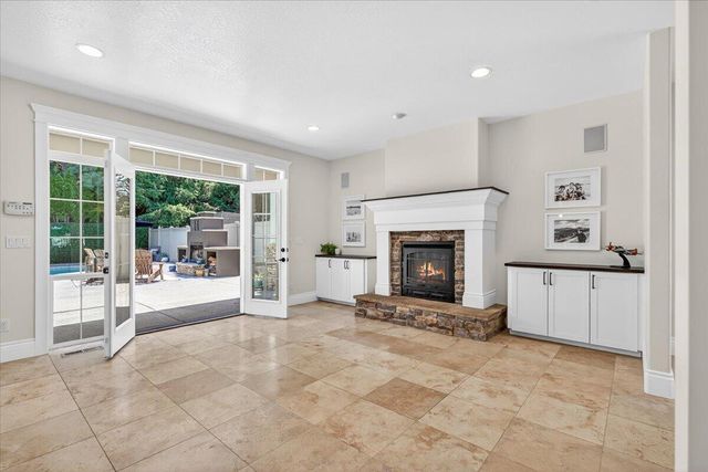 4573 Wolf Run Drive, Medford, OR 97504