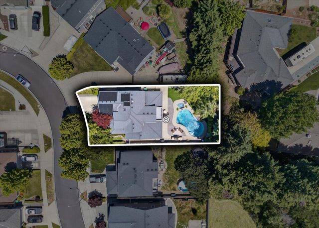 4573 Wolf Run Drive, Medford, OR 97504