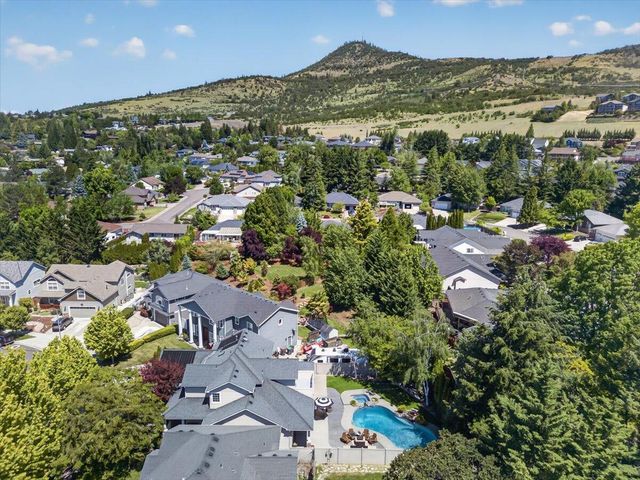 4573 Wolf Run Drive, Medford, OR 97504