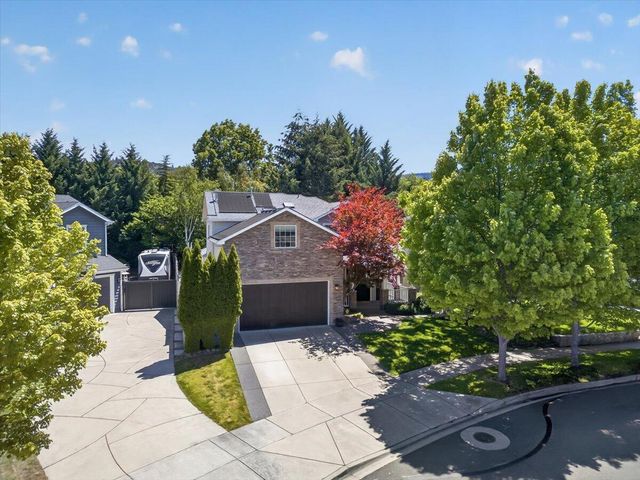 4573 Wolf Run Drive, Medford, OR 97504