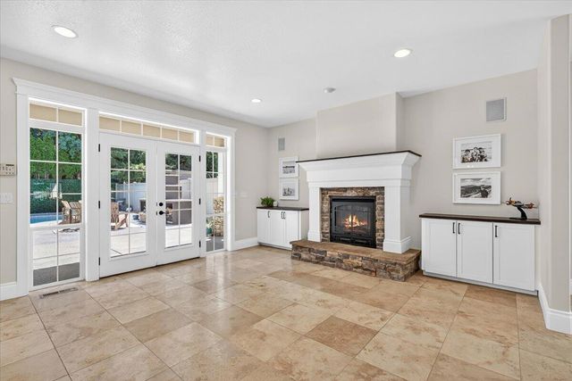 4573 Wolf Run Drive, Medford, OR 97504