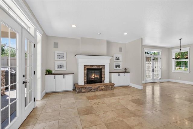 4573 Wolf Run Drive, Medford, OR 97504