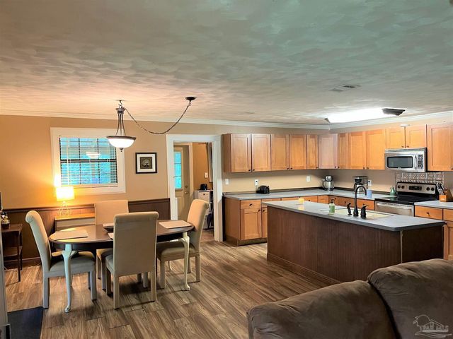 77 Hill St, Atmore, AL 36502