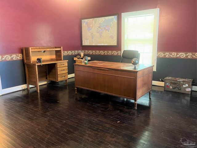 77 Hill St, Atmore, AL 36502