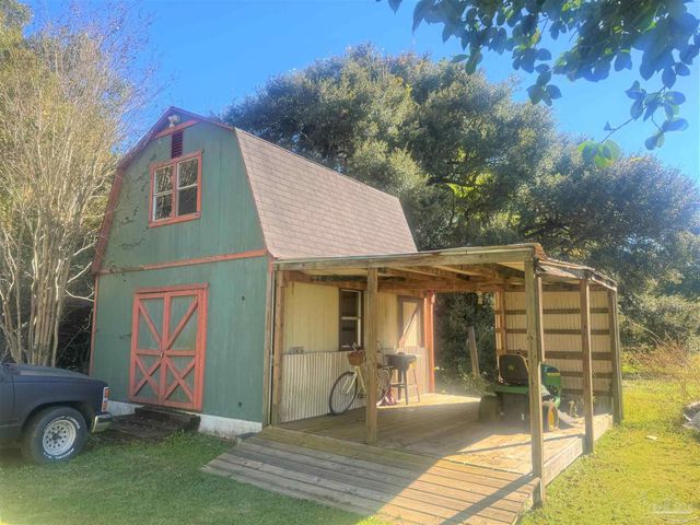 77 Hill St, Atmore, AL 36502