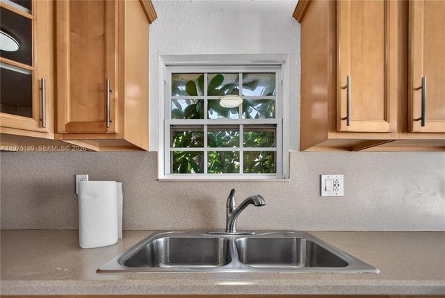 13270 SW 99th St, Miami, FL 33186