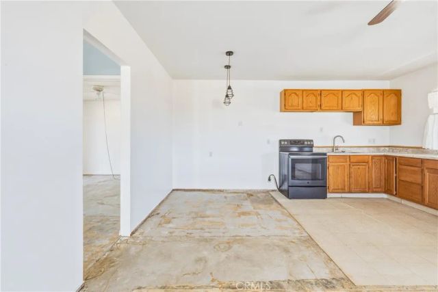 5828 Steeg, 29 Palms, CA 92277