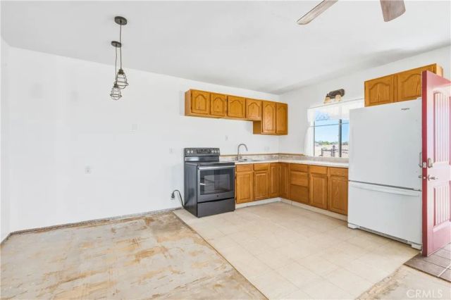 5828 Steeg, 29 Palms, CA 92277