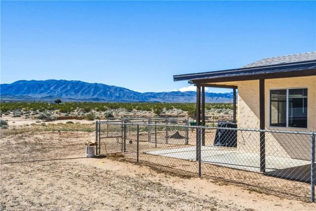 5828 Steeg, 29 Palms, CA 92277