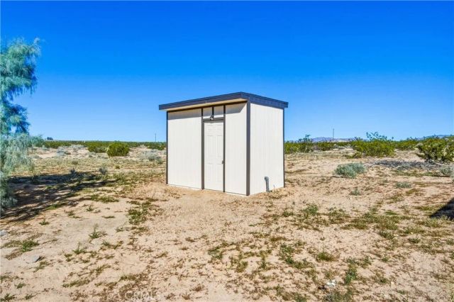 5828 Steeg, 29 Palms, CA 92277