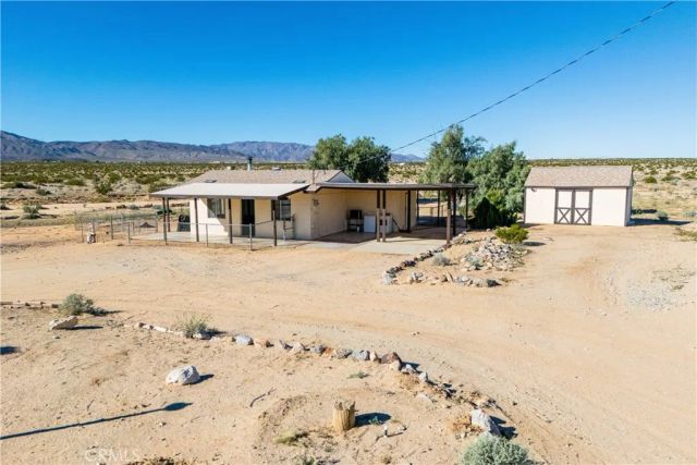 5828 Steeg, 29 Palms, CA 92277