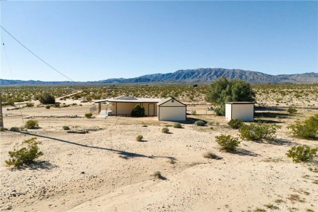 5828 Steeg, 29 Palms, CA 92277