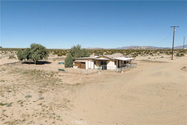 5828 Steeg, 29 Palms, CA 92277
