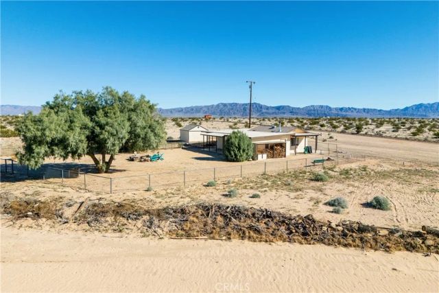 5828 Steeg, 29 Palms, CA 92277