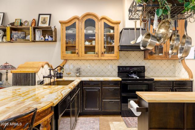 21909 W BEACON Lane, Wittmann, AZ 85361
