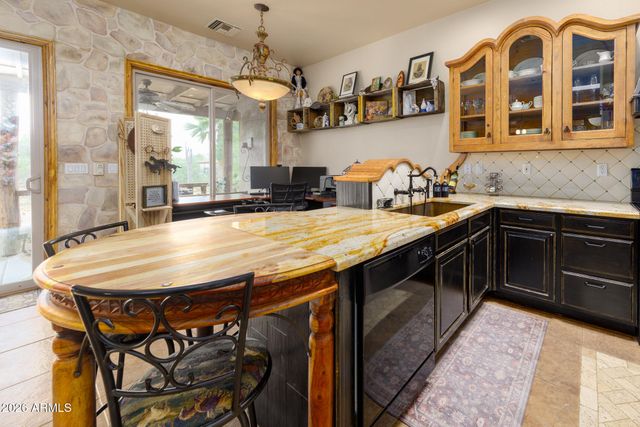 21909 W BEACON Lane, Wittmann, AZ 85361