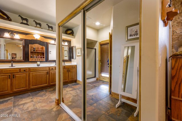 21909 W BEACON Lane, Wittmann, AZ 85361