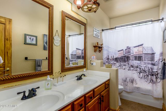 21909 W BEACON Lane, Wittmann, AZ 85361