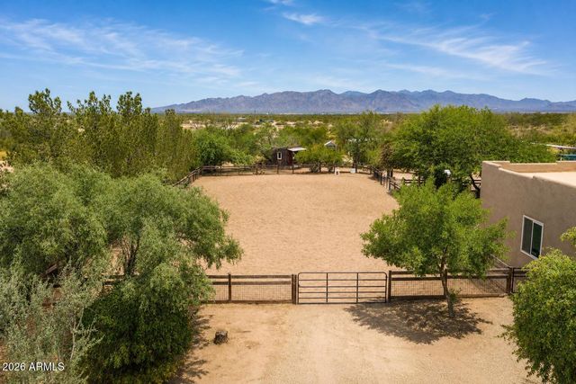 21909 W BEACON Lane, Wittmann, AZ 85361