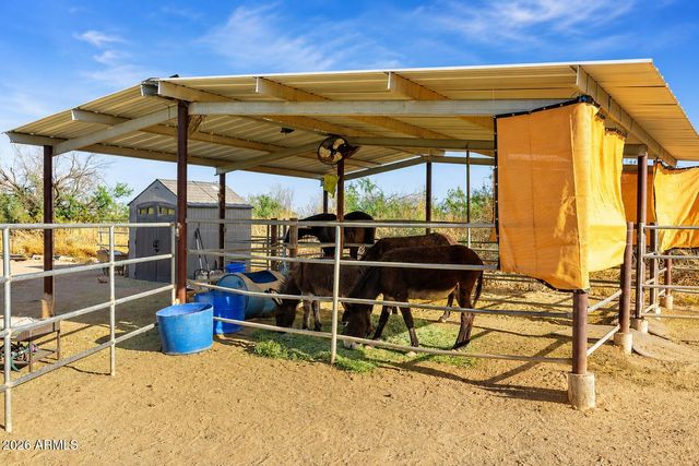 21909 W BEACON Lane, Wittmann, AZ 85361