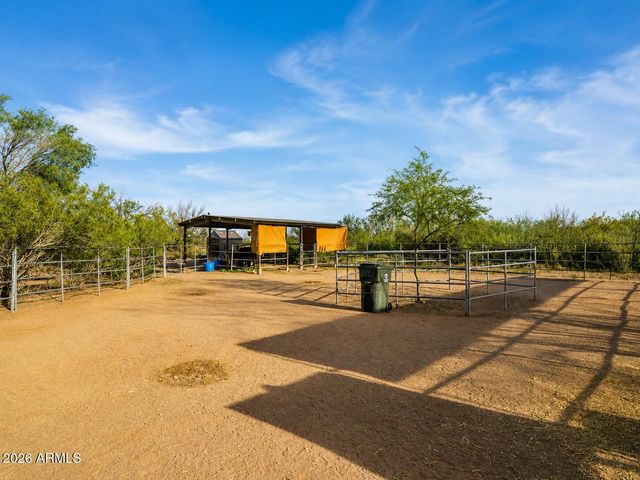 21909 W BEACON Lane, Wittmann, AZ 85361