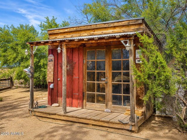 21909 W BEACON Lane, Wittmann, AZ 85361