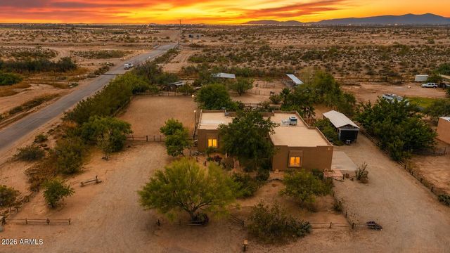 21909 W BEACON Lane, Wittmann, AZ 85361