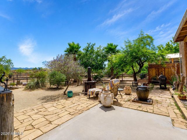 21909 W BEACON Lane, Wittmann, AZ 85361