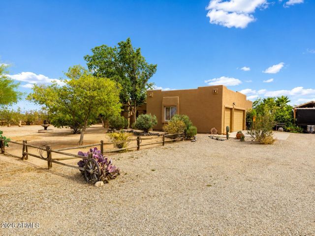 21909 W BEACON Lane, Wittmann, AZ 85361