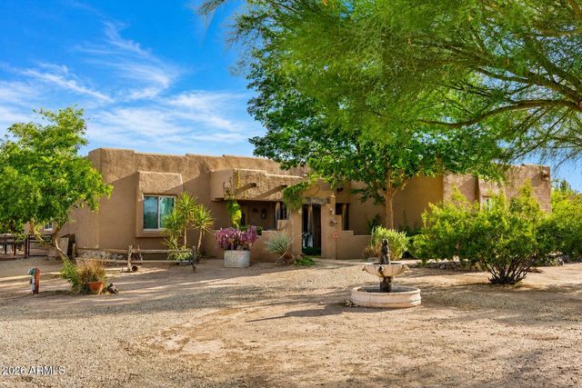 21909 W BEACON Lane, Wittmann, AZ 85361