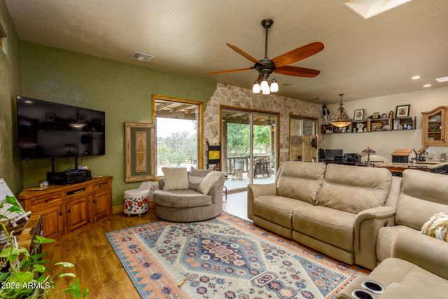 21909 W BEACON Lane, Wittmann, AZ 85361