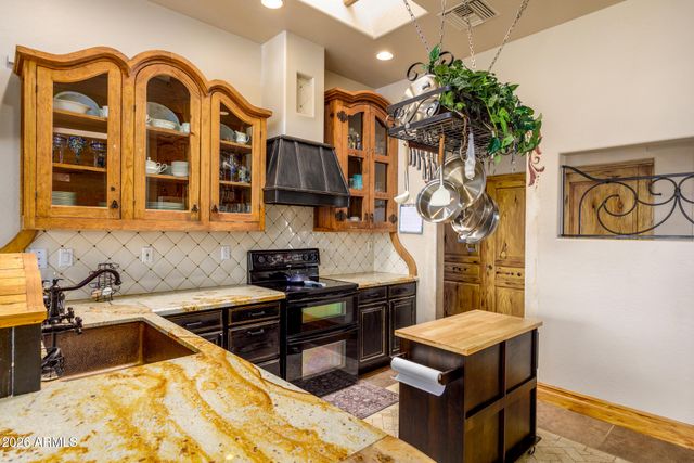 21909 W BEACON Lane, Wittmann, AZ 85361