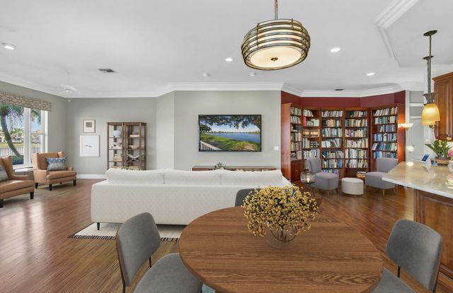 923 Augusta Pointe Drive, Palm Beach Gardens, FL 33418