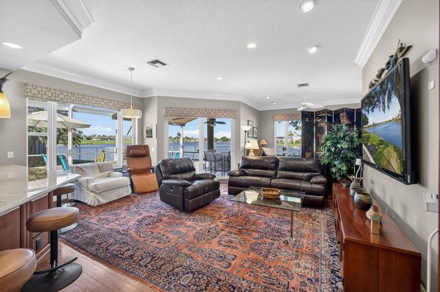 923 Augusta Pointe Drive, Palm Beach Gardens, FL 33418