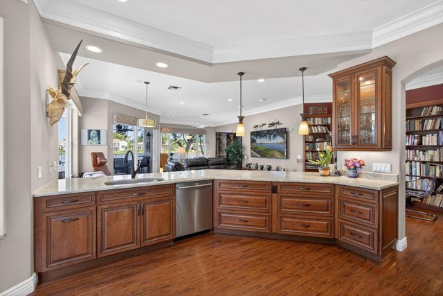 923 Augusta Pointe Drive, Palm Beach Gardens, FL 33418