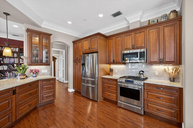 923 Augusta Pointe Drive, Palm Beach Gardens, FL 33418