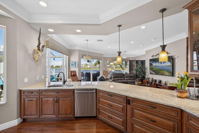 923 Augusta Pointe Drive, Palm Beach Gardens, FL 33418