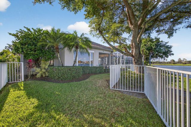 923 Augusta Pointe Drive, Palm Beach Gardens, FL 33418