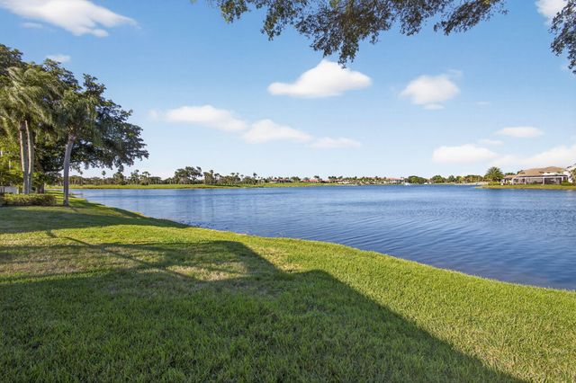 923 Augusta Pointe Drive, Palm Beach Gardens, FL 33418