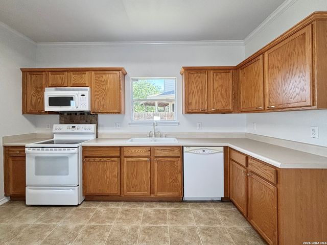 9130 FEATHER BLF, Helotes, TX 78023