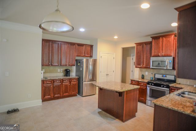 2182 Dodson Woods Drive, Fairburn, GA 30213