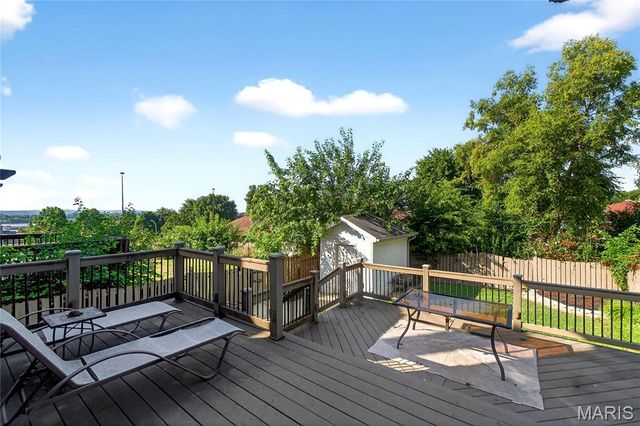220 Dover Street, St Louis, MO 63111
