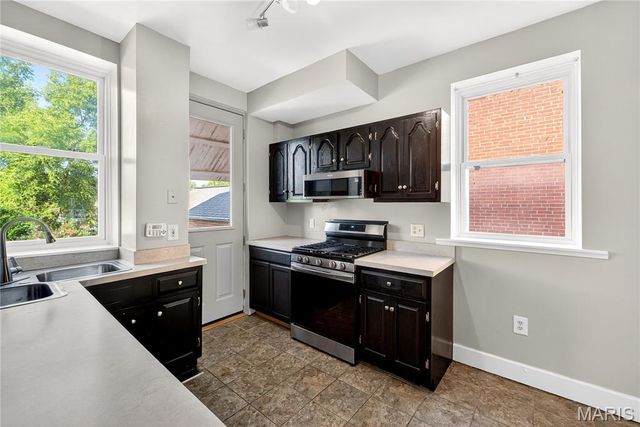 220 Dover Street, St Louis, MO 63111