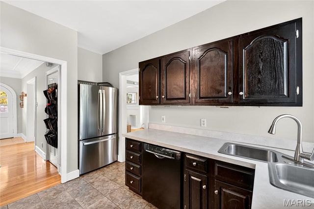 220 Dover Street, St Louis, MO 63111