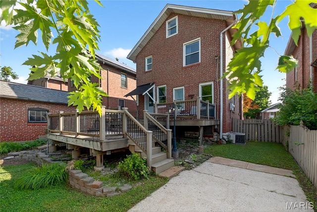 220 Dover Street, St Louis, MO 63111
