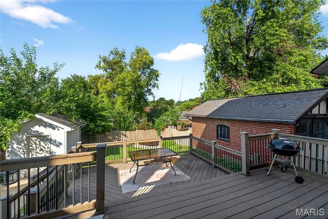 220 Dover Street, St Louis, MO 63111